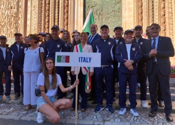 Si aprono i Campionati mondiali di tiro a volo, in Piazza Duomo accolti oltre 1000 atleti per la cerimonia ufficiale