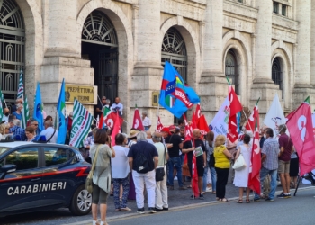 Sanità ternana, sindacati in presidio sotto la prefettura: “Siamo allo stremo”. Nei prossimi giorni confronto con Regione, aziende e sindaci del territorio
