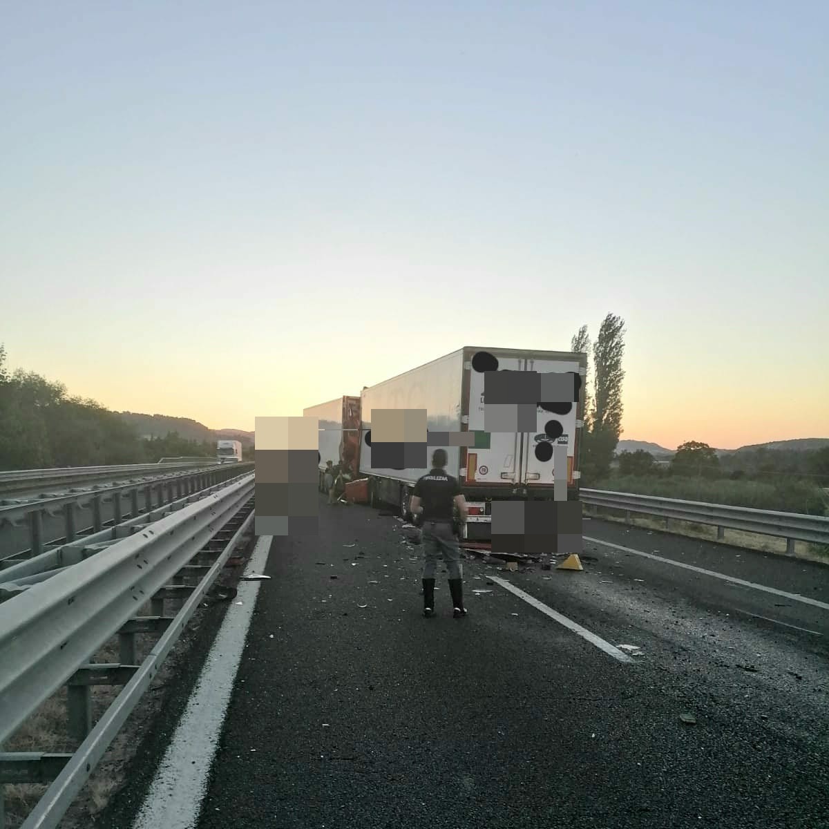 Tamponamento tra mezzi pesanti in Autostrada, soccorsi e Stradale sul ...