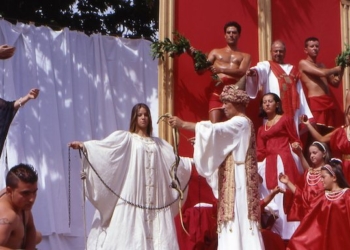 Santa Cristina 2022, tornano la rappresentazione dei Misteri e i fuochi sul lago