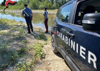 Getta le acque di scarico dell’officina nel fiume Paglia: scatta la denuncia dei carabinieri