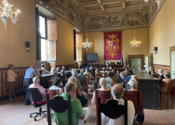 Lo scrittore David Perry ha presentato il suo libro ambientato a Orvieto “Upon This Rock”