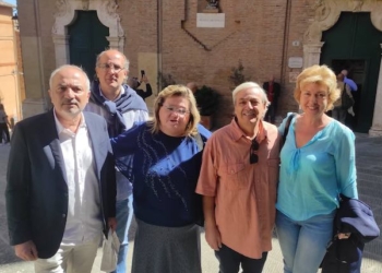 Tripudio di colori e vicoli pieni, “Fili in Trama” fa ancora centro