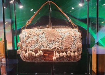 Alta moda, il merletto di Orvieto alla corte di Fendi. Esposta una borsa dell’orvietana Loretta Lovisa