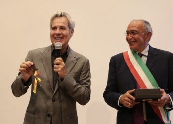 Claudio Baglioni riceve la cittadinanza onoraria di Ficulle: “Il luogo dei dolci ricordi dove spesso torna il mio cuore di uomo”