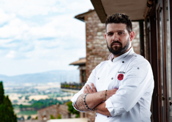 Lo chef Lorenzo Cantoni presenta l’antipasto sostenibile alla “Passeggiata con gusto”
