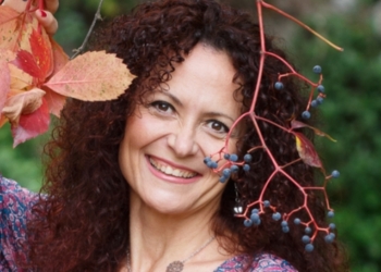 “Forme e Colori, tridimensionalità dell’arte pittorica”, le opere di Stefania Conticchio in mostra al Mancinelli