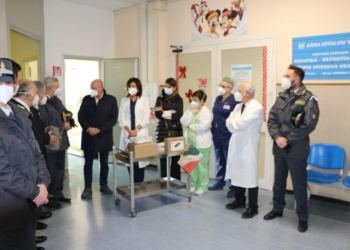 Presentata l’iniziativa “Una carezza per Natale” per i pazienti che durante il periodo natalizio saranno sottoposti a chemioterapia