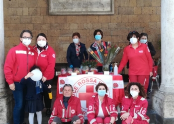 “Un dono per un dono”, il mercatino di Natale della Croce Rossa in Piazza della Repubblica