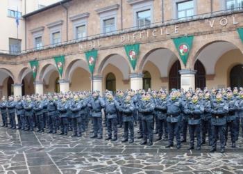 Cerimonia di consegna del basco verde ai frequentatori del 21esimo Corso “M.B.V.GF. Fin. Renato Ambrosini”