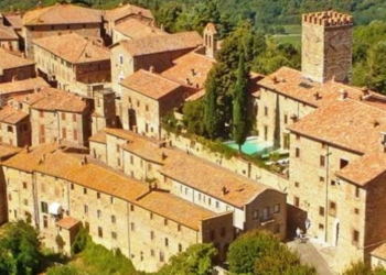 Venduto all’asta il castello di Parrano per oltre 10 mln di euro. Soddisfatto il sindaco Filippetti