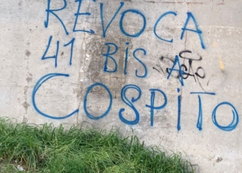 Scritte in difesa dell’anarchico Alfredo Cospito sulla strada che collega Orvieto e Allerona