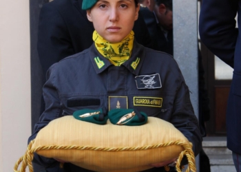 Cerimonia di consegna del basco verde per il corso di specializzazione “Antiterrorismo e pronto impiego”