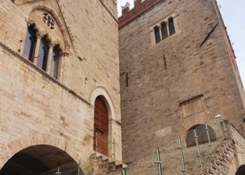 Todi, nuovi patti di collaborazione Comune-cittadini. Accordi fatti per il progetto “Todigiovane”, una comunità sociale e la Croce Rossa