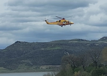 Tenta il suicidio gettandosi dal Ponte nei pressi di Pian delle Monache a Baschi, salvato in acqua dai VVff