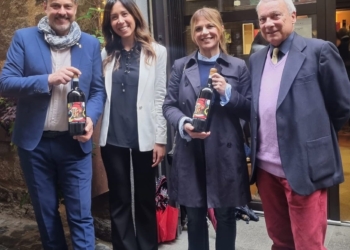 Cantina Argillae, il Signorelli mixato con l’Intelligenza Artificiale diventa etichetta iconica e pop per le celebrazioni del 500esimo anniversario