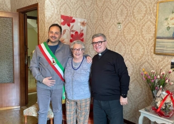 Gli auguri del sindaco Zannini alla signora Auda per i suoi 102 anni