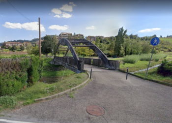 Criticità della struttura, chiusa la passerella pedonale in legno ai giardini di Sferracavallo