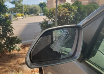 Raid vandalici contro le auto, ancora segnalazioni. E’ caccia ai teppisti della notte