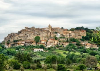 Schiaffo al 30enne, il sindaco Zannini: “Quando la narrazione è imparziale”
