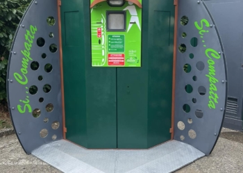 Arriva il compattatore della plastica: 1 centesimo ad ogni smaltimento da usare nel prelievo di acqua potabile