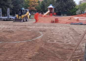 Giochi inclusivi per il giardino di via degli Eucalipti a Ciconia