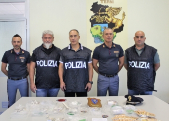 Due uomini arrestati dalla Polizia di Stato per spaccio internazionale. Fermati dalla Stradale lungo l’A1