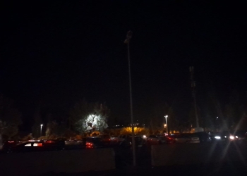 Parcheggio della stazione al buio, i pendolari denunciano poca sicurezza e chiedono maggiori controlli