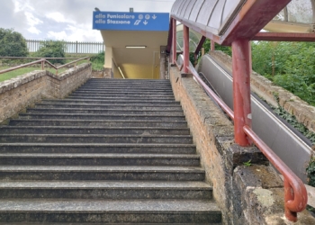 Scala mobile interna della stazione, Pizzo: “Verrà sostituita con un ascensore”