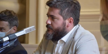 De Luca (M5S): “Il Piano di gestione dei rifiuti è in realtà il piano di realizzazione del nuovo inceneritore”