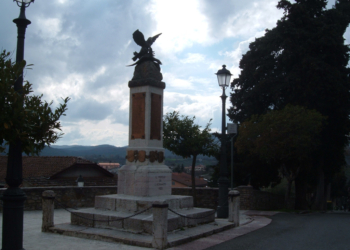 4 Novembre, deposizione corona d’alloro al Monumento ai Caduti