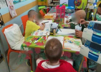 La calza di Raffaella per i “coniglietti bianchi”