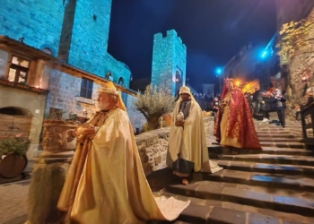 I re magi arrivano al presepe vivente di Bolsena