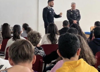 Cultura della legalità: gli studenti della Scuola Secondaria di Primo Grado “I. Scalza” incontrano i Carabinieri