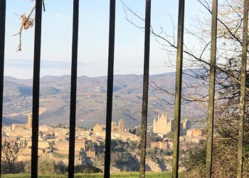“Re-immagina Orvieto: un turismo tra Passato e Modernità”