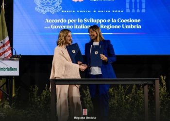 Meloni e Tesei, sottoscritto patto per la coesione: all’Umbria 210 milioni. Soldi anche per la Complanare