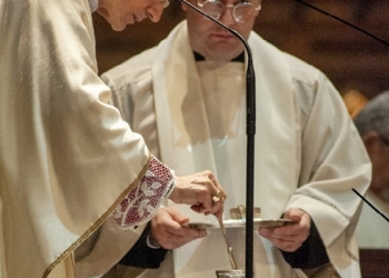 Messa crismale, Sigismondi: “Diffondere il ‘profumo di Cristo’, che impregna gli oli santi”