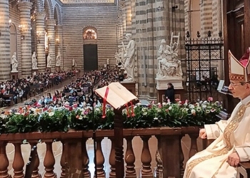 Mons. Sigismondi ai cresimandi, riuniti al ritiro diocesano, ha parlato della Casa di Dio, ‘osando’ qualche idea ‘bizzarra’ sulle sue caratteristiche