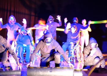 Grande successo per lo spettacolo “Eroi” di Amleto in Viaggio