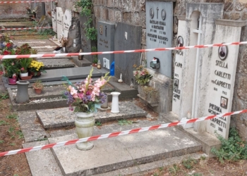 “Non pensano ai vivi figuriamoci se pensano ai morti”