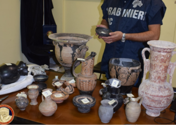 I Carabinieri tutela patrimonio culturale restituiscono reperti archeologici alla Soprintendenza dell’Umbria