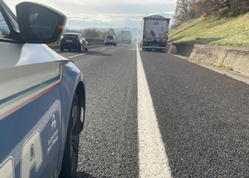 Incendio su un mezzo pesante tra Fabro e Orvieto: traffico in difficoltà