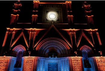 “Jam LightSession”, luci e musica in Piazza Duomo a Orvieto aspettando il 2025