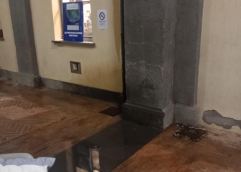 L’Opposizione denuncia lo stato di degrado del patrimonio immobiliare pubblico: “Piove sul bagnato”