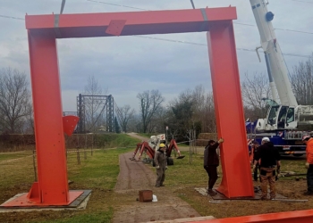Todi, il Neruda’s Gate guarda ora il Ponte Bailey