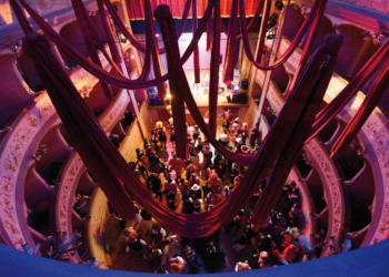 Carnevale al teatro Boni: torna il tradizionale ballo in maschera