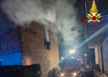 Incendio in appartamento a Sferracavallo, fiamme domate dai Vvff