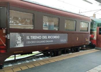 L’unico treno in orario, quello della propaganda
