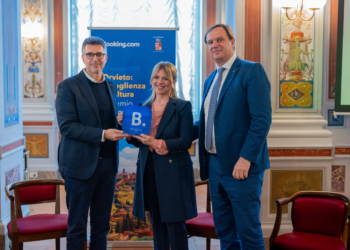 Orvieto premiata per l’ospitalità d’eccellenza, la città riceve il Traveller Review Awards 2025 di Booking.com