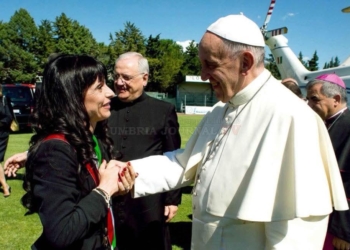L’Umbria piange Papa Francesco: il cordoglio della Presidente Stefania Proietti